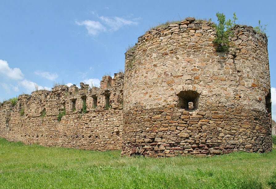 Zamok U Seli Vysichka, Pyshchatyntsi, Ukraine